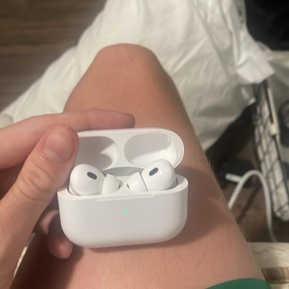 AirPods 2nd gen - Picture 5 of 5